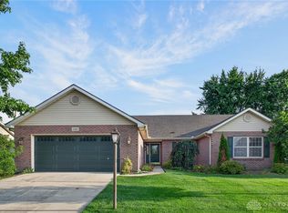 130 Union Ridge Dr, Englewood, OH 45322