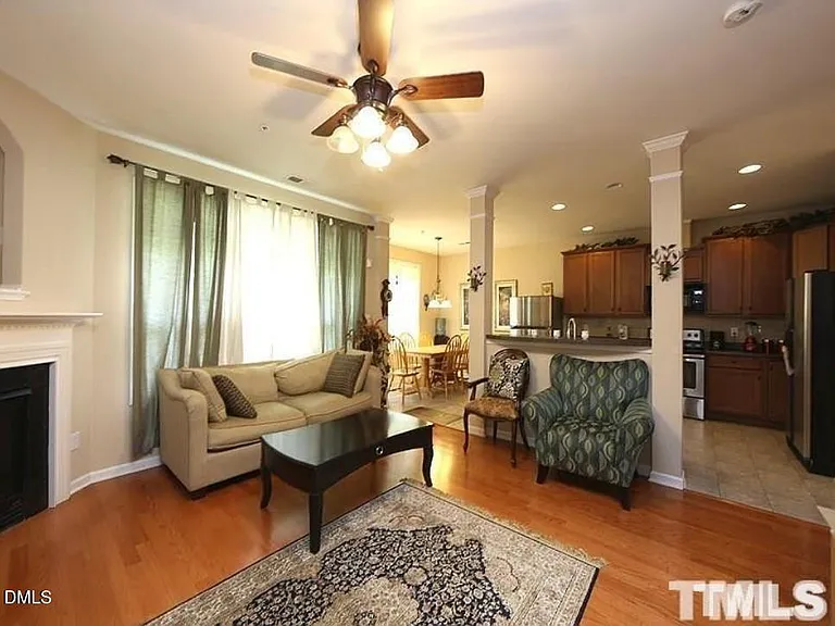 204 Beringer Pl — Photo 3