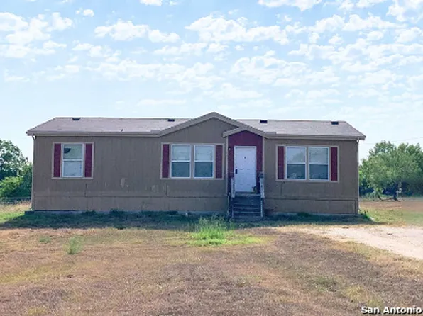 205 S County Road 5604, Castroville, TX 78009