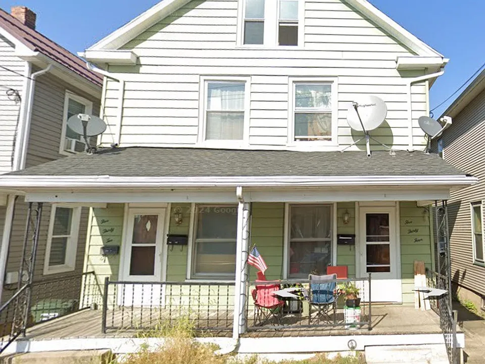 532 Line St #534