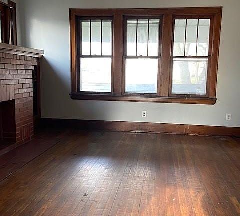 4th image of 1419 East Ave