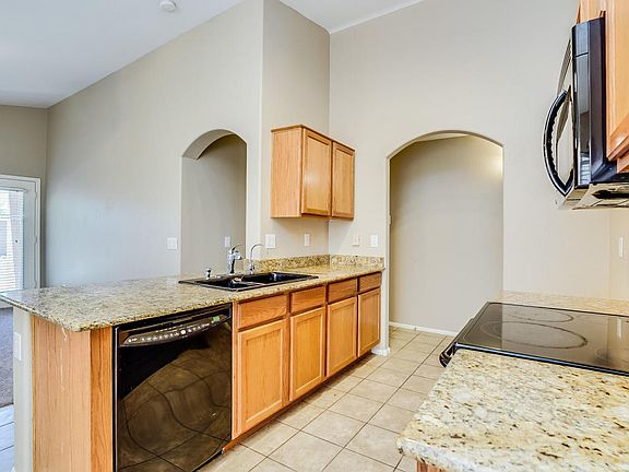 5th image of 42721 W Anne Ln