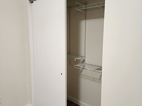 5th image of 508 E Regina Ave