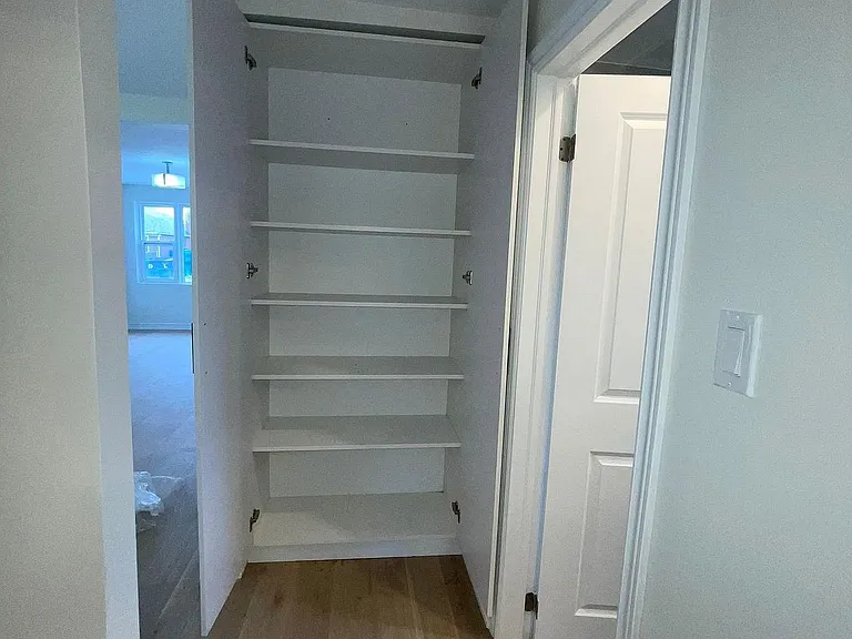 121 Yardley Ave — Photo 14