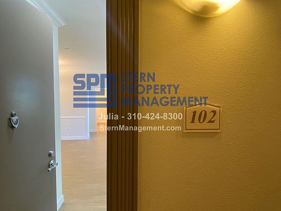 4th image of 2969 Kelton Ave #102