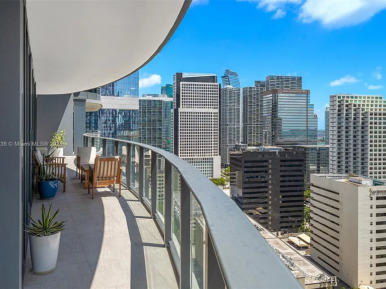 1000 Brickell Plz #2709 — Photo 31