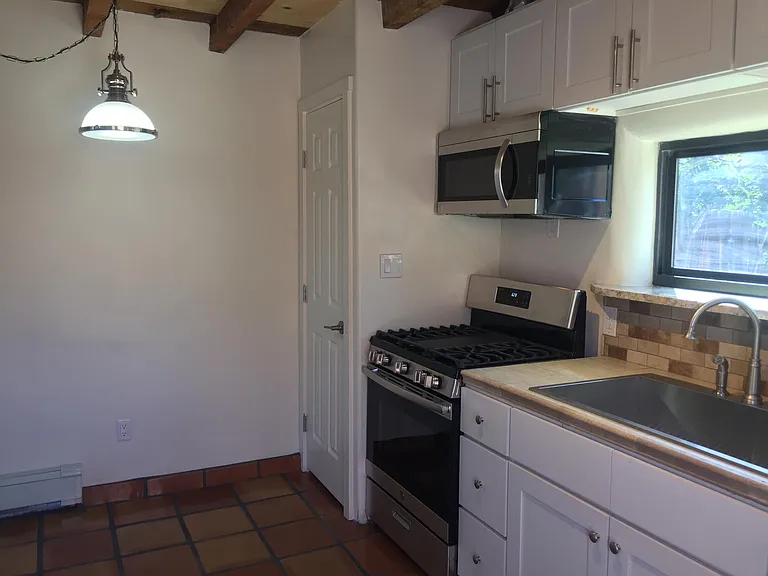 321 Tesuque Dr #D — Photo 3