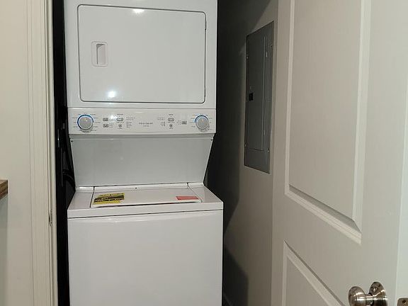 3rd image of 113 N 6th St #9