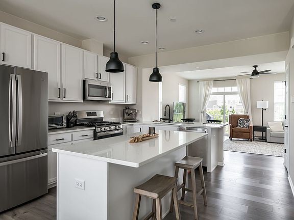 3rd image of 14014 S Sheridan Trl