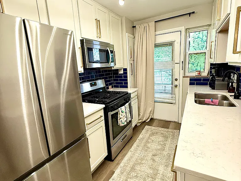 1687 Westwood Ave — Photo 4