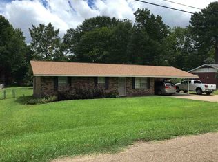 204 NW 4th St, Flora, MS 39071