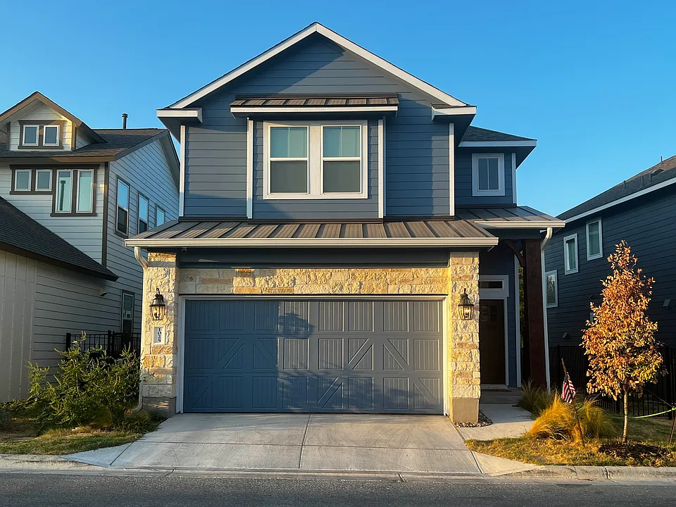 1025 Harwell Loop