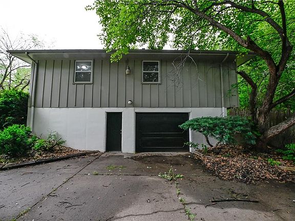 5th image of 8000 Troup Ave