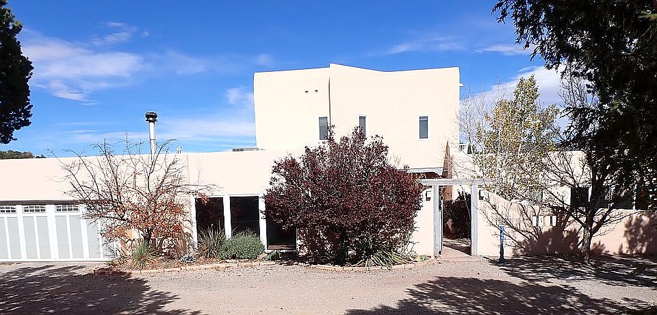 1st image of 40 Sandia Haven Dr