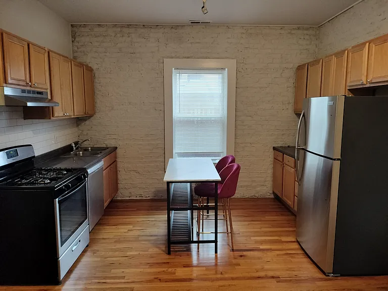 823 N Damen Ave #2R — Photo 3