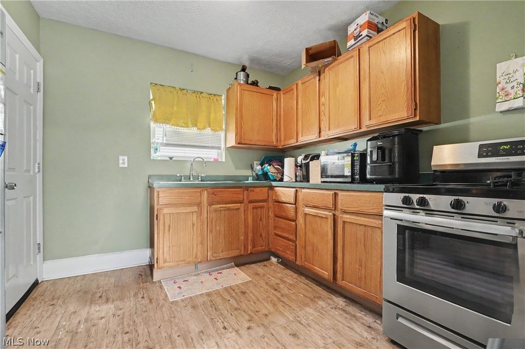 811 E Crosier St, Akron, OH - View 3