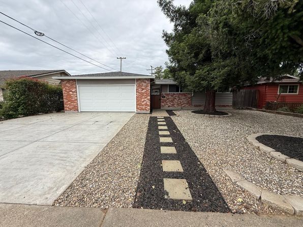 3006 Chestnut Hill Dr, Sacramento, CA 95826