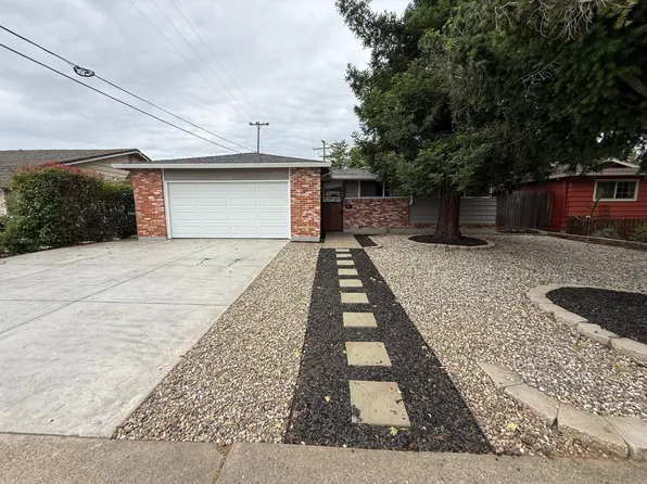 3006 Chestnut Hill Dr, Sacramento, CA 95826