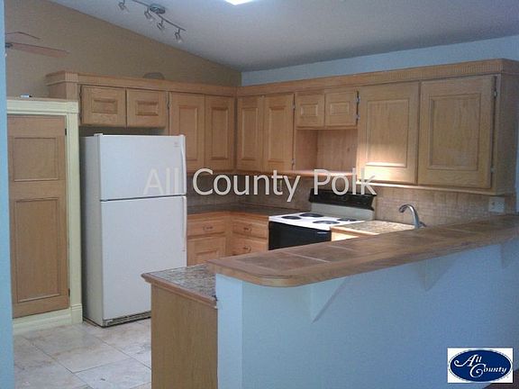 4th image of 1675 Lagoon Cir