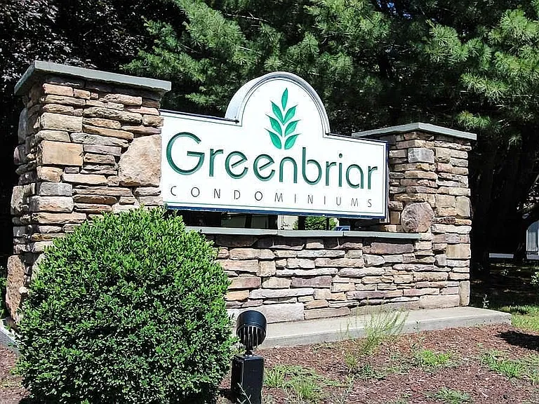 16 Greenbriar Dr #C — Photo 1