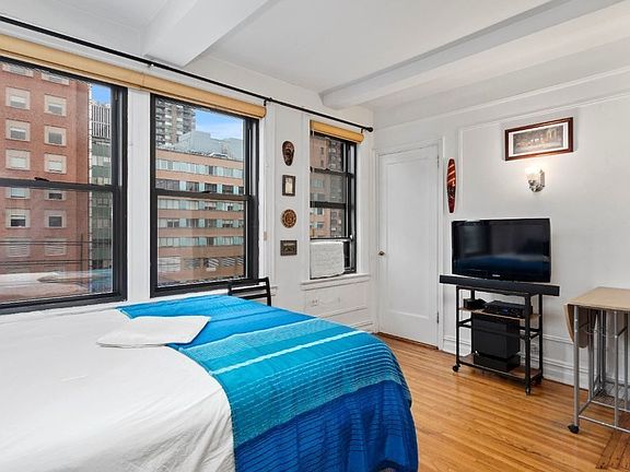 4th image of 457 W 57th St #1410
