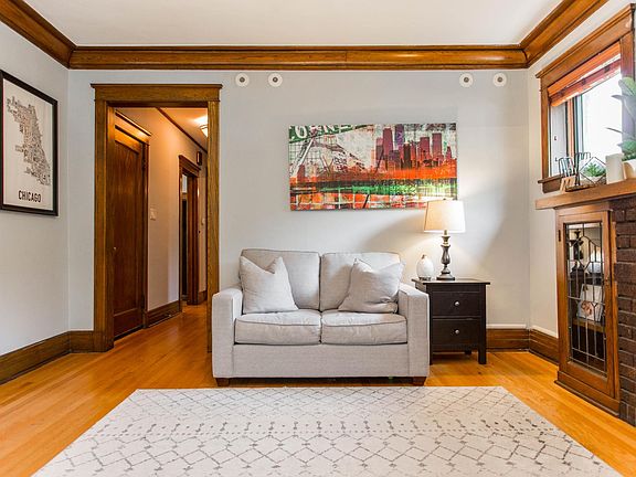 5th image of 3052 W Palmer Blvd #2