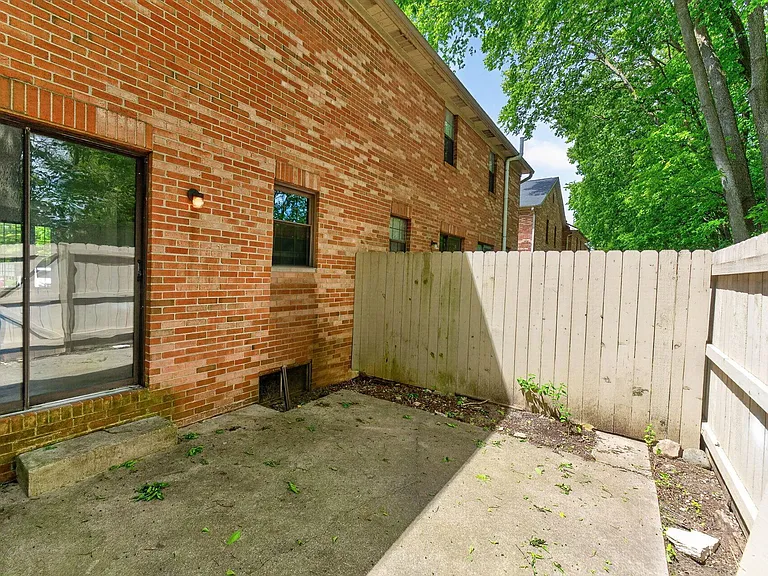 6462 Brookedge Ct — Photo 38