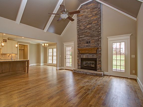 3rd image of 6831 Trace Dr