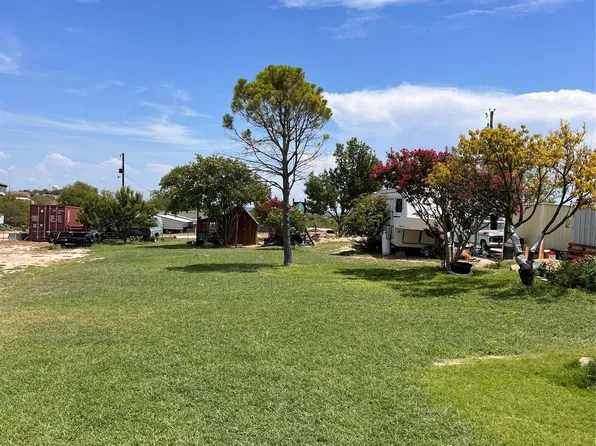 200 Enchanted Lakes Cir, Azle, TX 76020