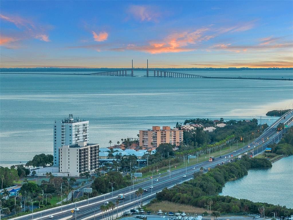 Skyway Piers: An Overlooked, Waterfront Fishing Highway