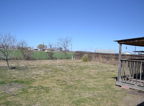 5th image of 207 Meadow Dr