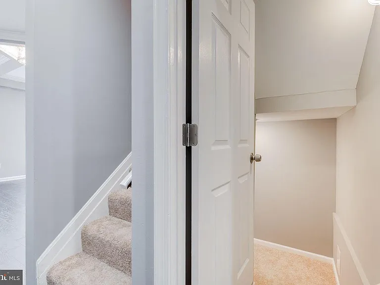 222 N Collington Ave — Photo 11