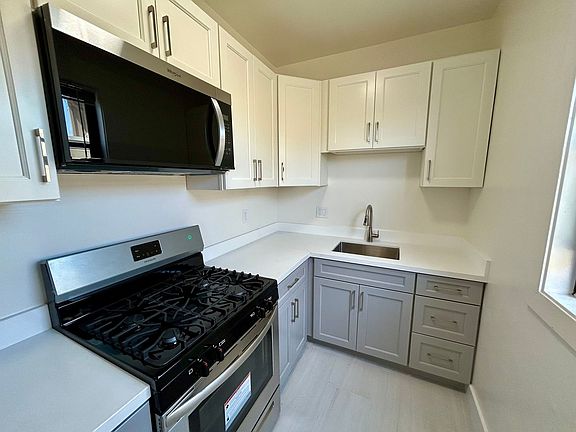 3rd image of 2015 Sacramento St APT 303