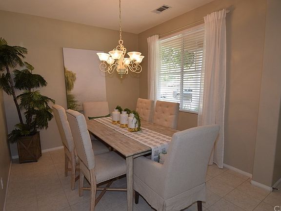 4th image of 207 Sklar St