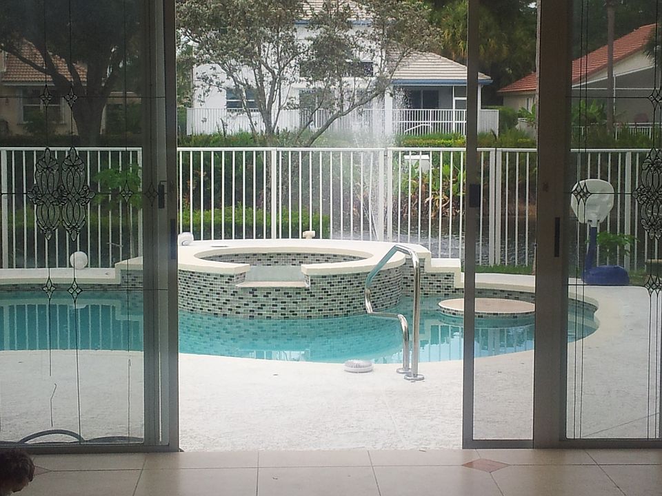 1st image of 26 Lawrence Lake Dr