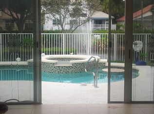 26 Lawrence Lake Dr, Boynton Beach, FL 33436