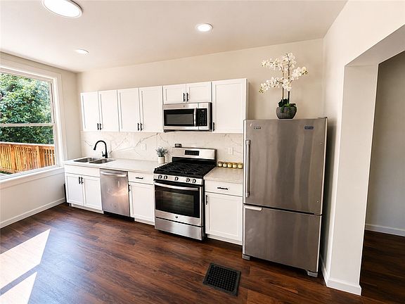 3rd image of 691 Shade Ave