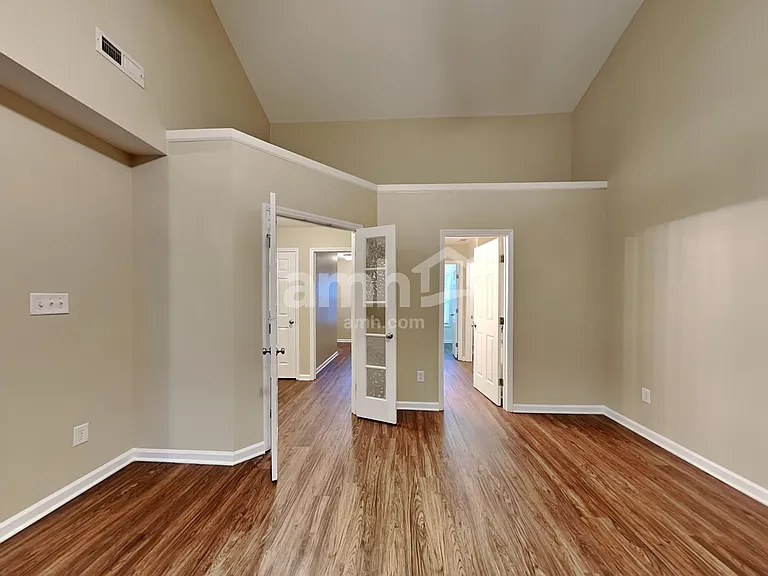 1414 Southgate Dr — Photo 11