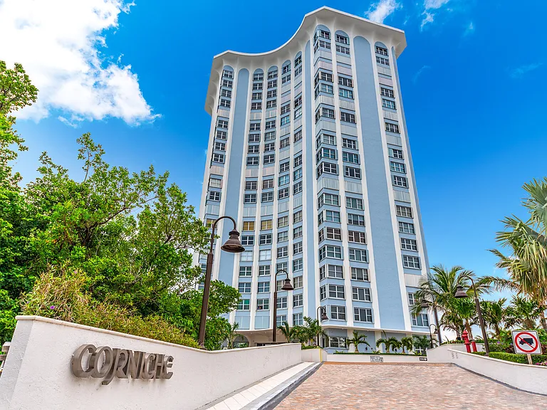 5200 N Ocean Dr #606 — Photo 2