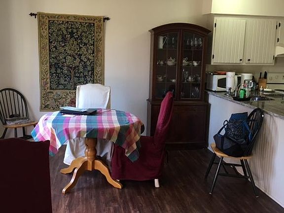 4th image of 300 Campbell Cir Unit 6