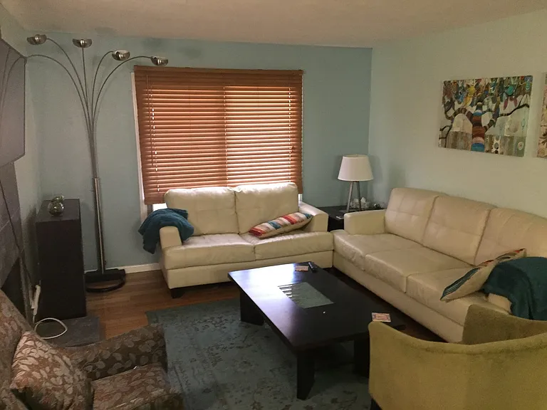 505 W 7th St #204 — Photo 3