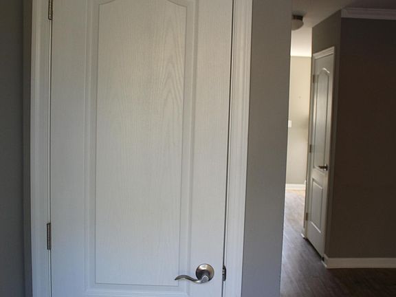 2nd image of 131 Squire Cir