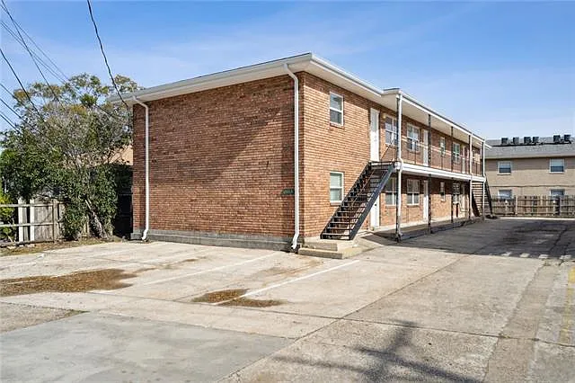 3017 Lake Villa Dr #4