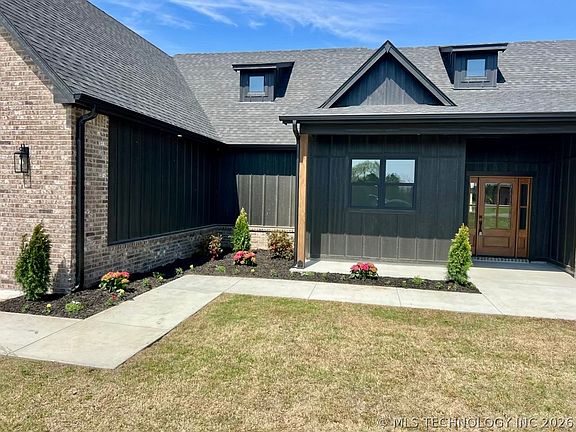 4th image of 1484 Darlene Ln