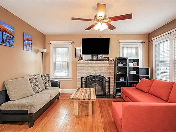 4th image of 160 Kimball St