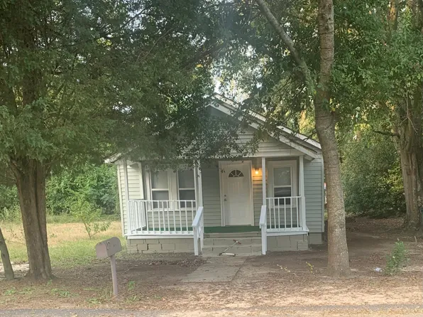 824 Barnwell Ave NE, Aiken, SC 29801