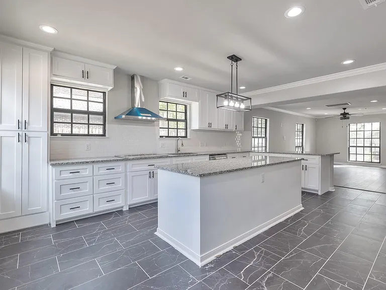 7312 Main St — Photo 11