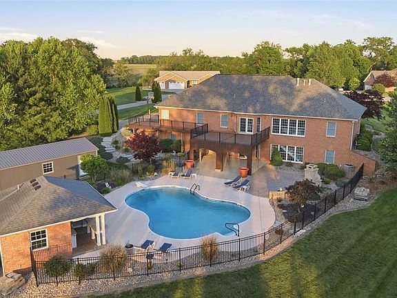 2nd image of 157 Blue Bell Ln