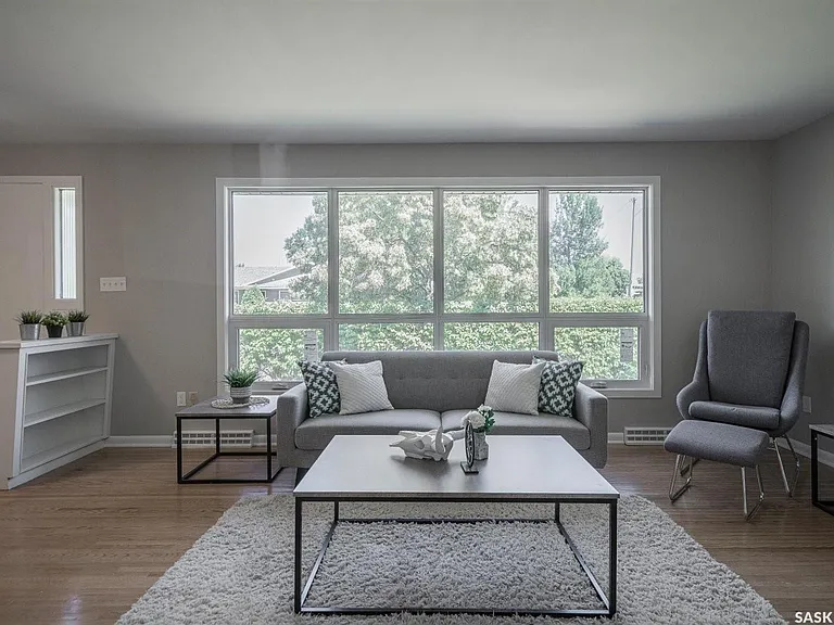 2202 Cumberland Ave S #A — Photo 1