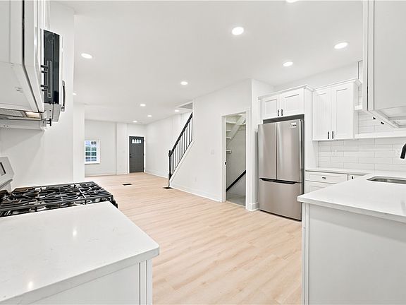 3rd image of 352 39th St